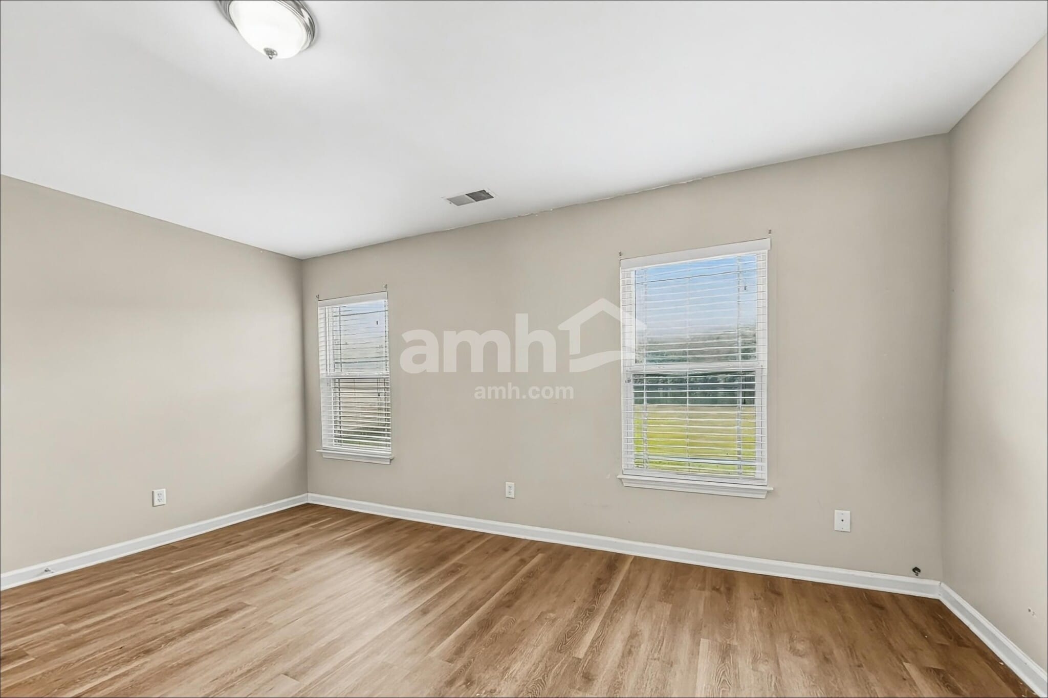 Building Photo - 122 Spring Lakes Dr
