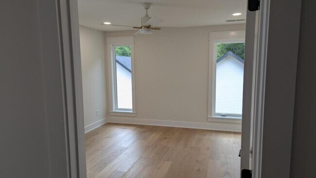 Building Photo - 706 Stockell St