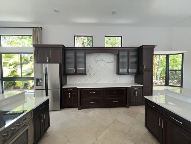 Building Photo - 20077 Palm Island Dr