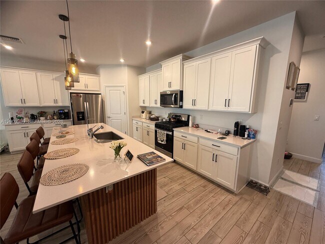 Building Photo - 10503 SW Orana Dr