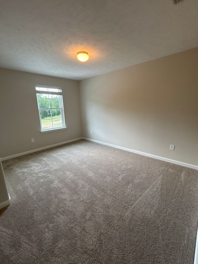 Building Photo - BRAND NEW 4 Bed 3.5 Bath Townhome Near The...