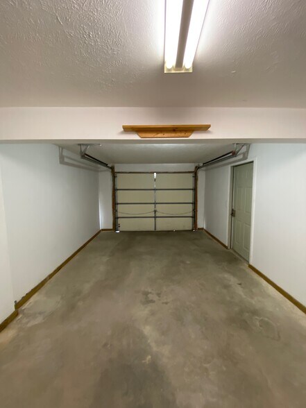 Building Photo - 204 Betsinger Rd