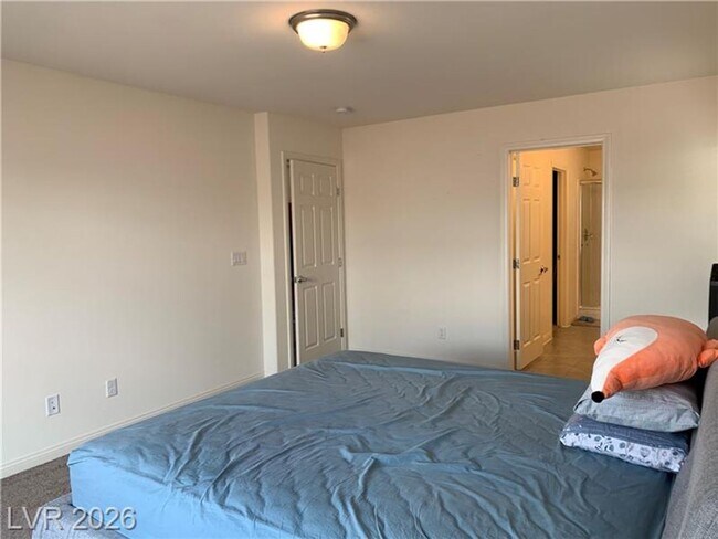 Building Photo - Nearly New! Stunning 5-Bedroom Home with Modern Features