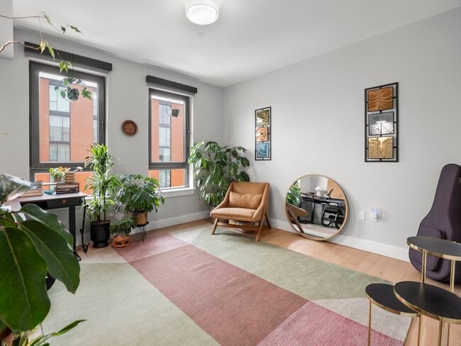 Building Photo - 9 Central St