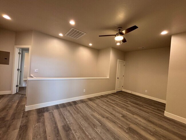 Building Photo - BRAND NEW TOWNHOME FOR RENT!