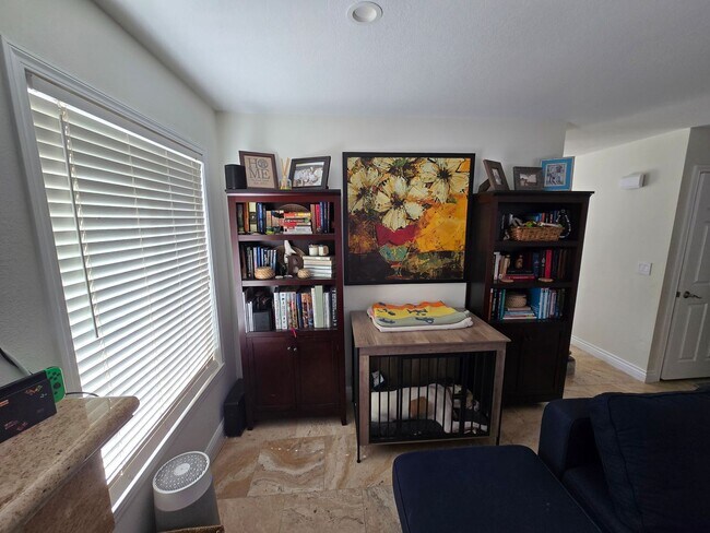 Building Photo - Updated - one story home in Moorpark's desirable Peach Hill neighborhood