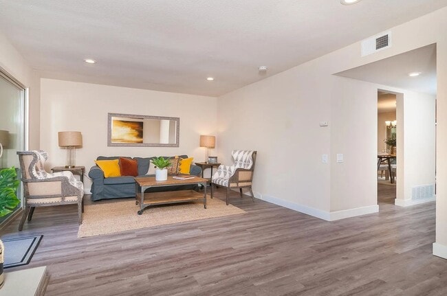 Building Photo - 4 Bedrooms and 2.5 baths!  Modern upgrades...
