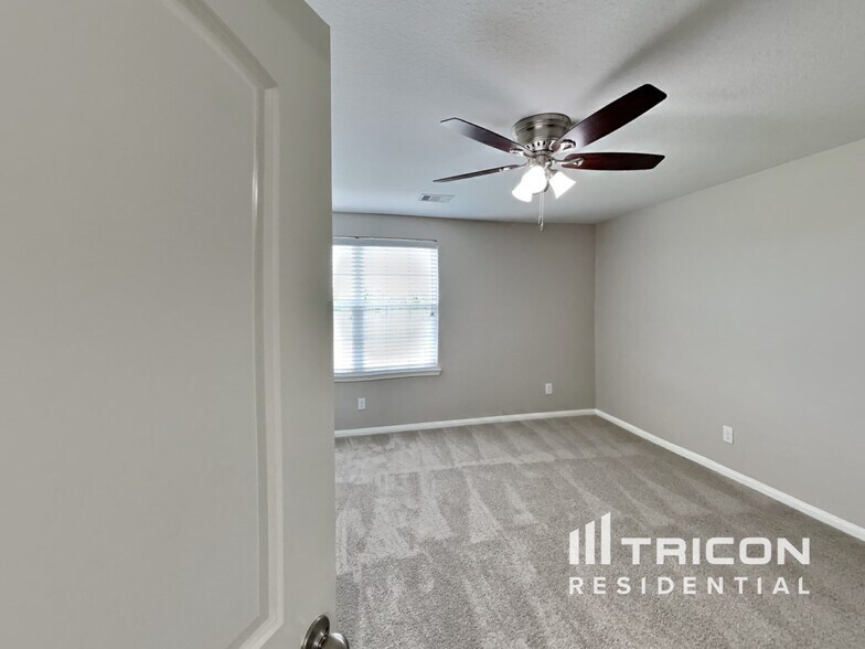 Building Photo - 2503 Regatta Ln