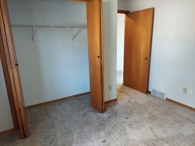 Building Photo - 501-503 Stonegate Drive