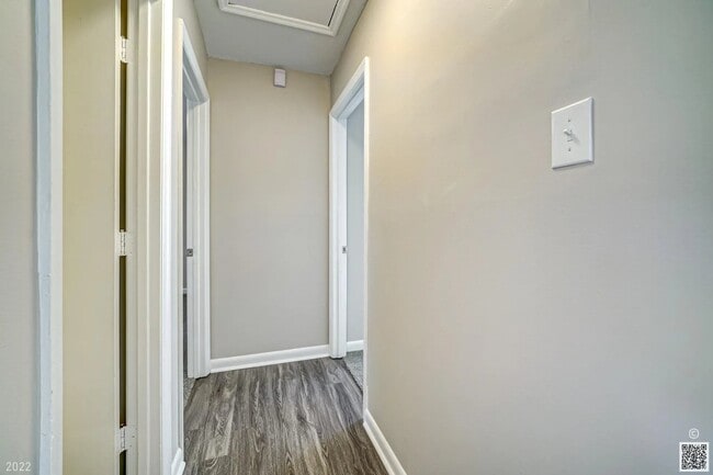 Building Photo - 3409 Knollcrest Rd