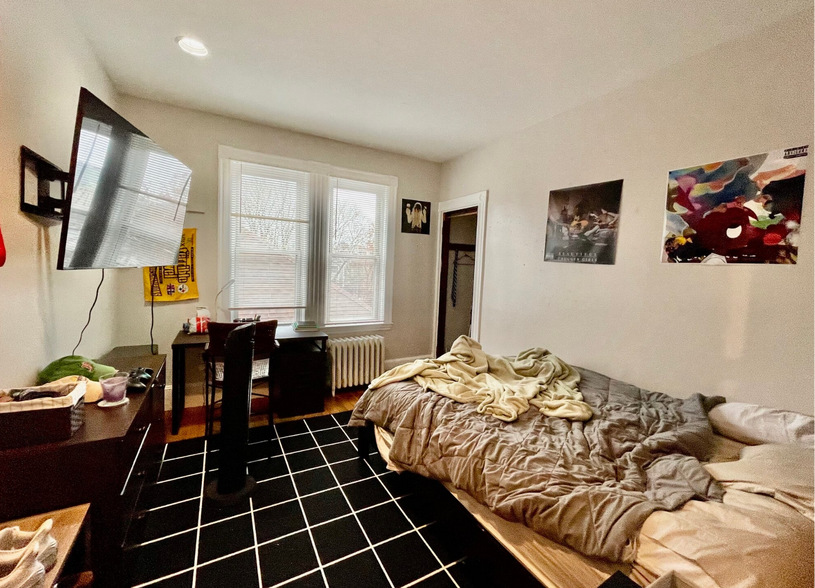 Building Photo - 45 Cherokee St