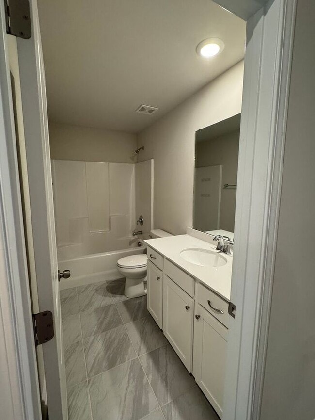 Building Photo - Charming Home in Travelers Rest!