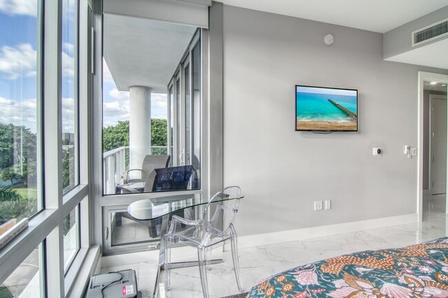 Building Photo - 1 Water Clb Wy