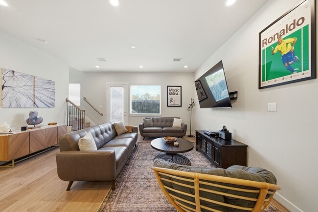 Building Photo - 2312 Silva Park Ln