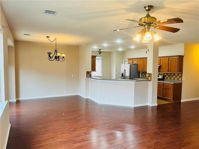 Building Photo - 1612 Jerusalem Dr