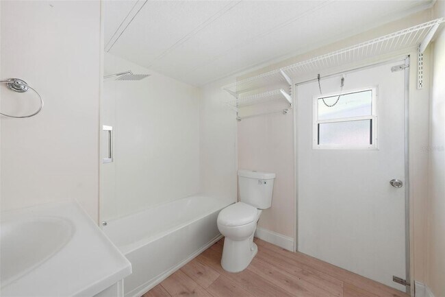Building Photo - 1096 Navajo Dr