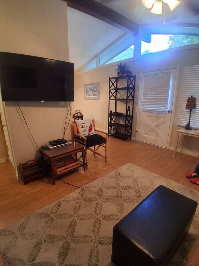 Building Photo - 289 Speedwell Acres Rd