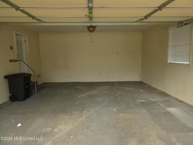 Building Photo - 238 Westview Cir