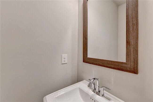 Building Photo - 336 Atley Pl