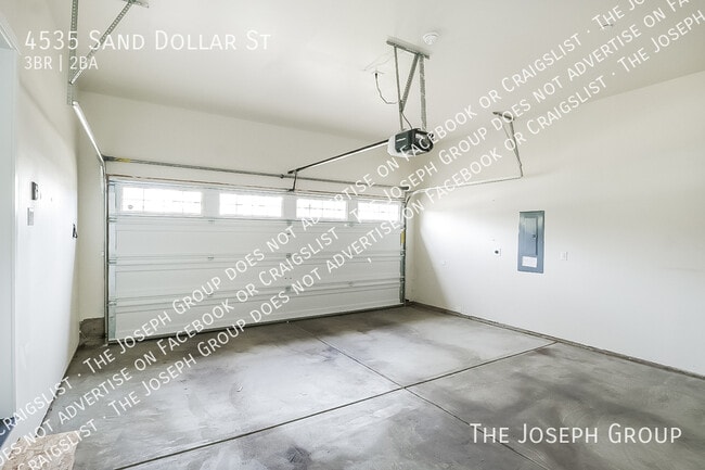 Building Photo - 4535 Sand Dollar Dr