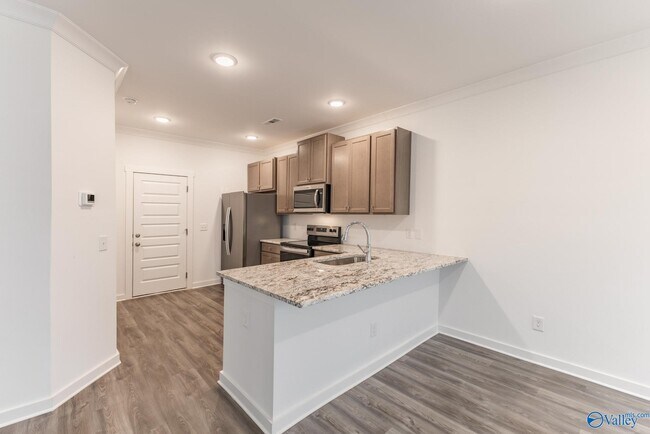 Building Photo - 7502 Discovery Pt Dr NW