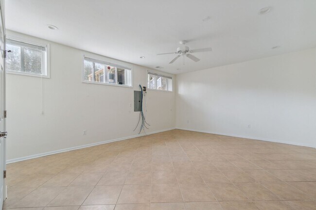 Building Photo - 21193 Millwood Square