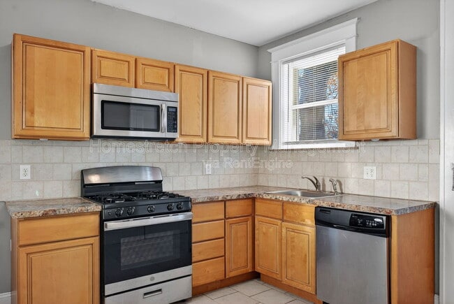 Building Photo - 4762 Alma Ave