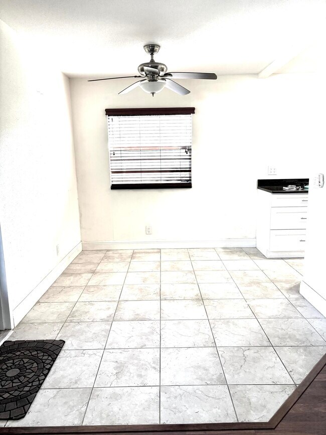 Building Photo - 185 Valencia H