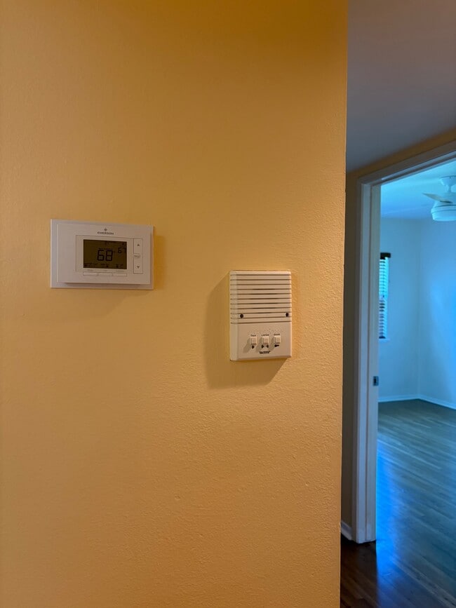 Building Photo - 5874 Bowcroft St