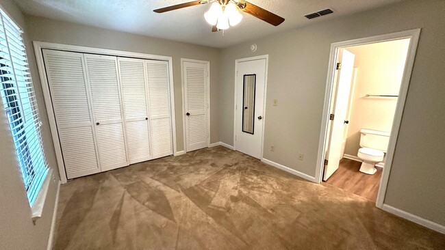Building Photo - 803 Timbers Ct
