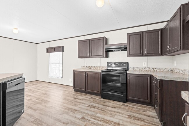 Building Photo - 3/2 Mobile Home on Half Acre in Adamsville