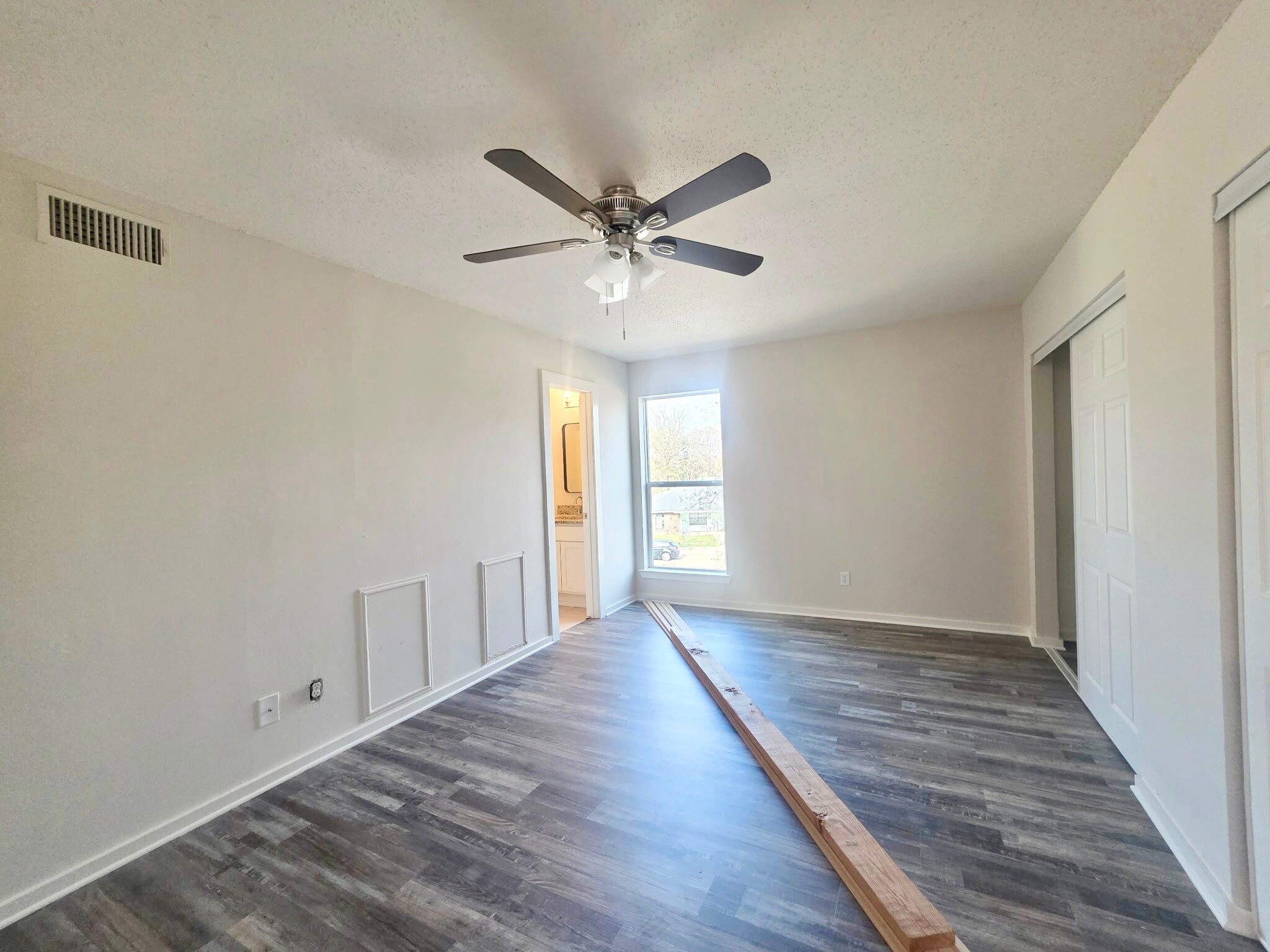 Building Photo - 1020 Autumn Cir