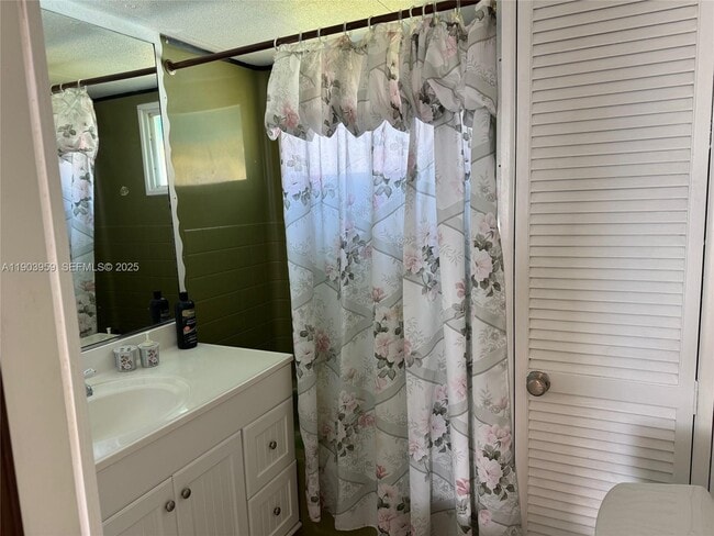 Building Photo - 900 Morris Ave