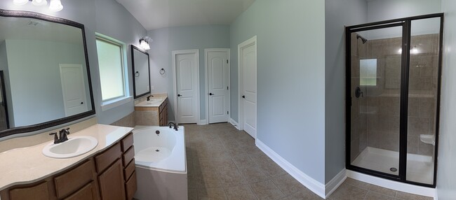 Building Photo - 24038 Spanish Oak Ave