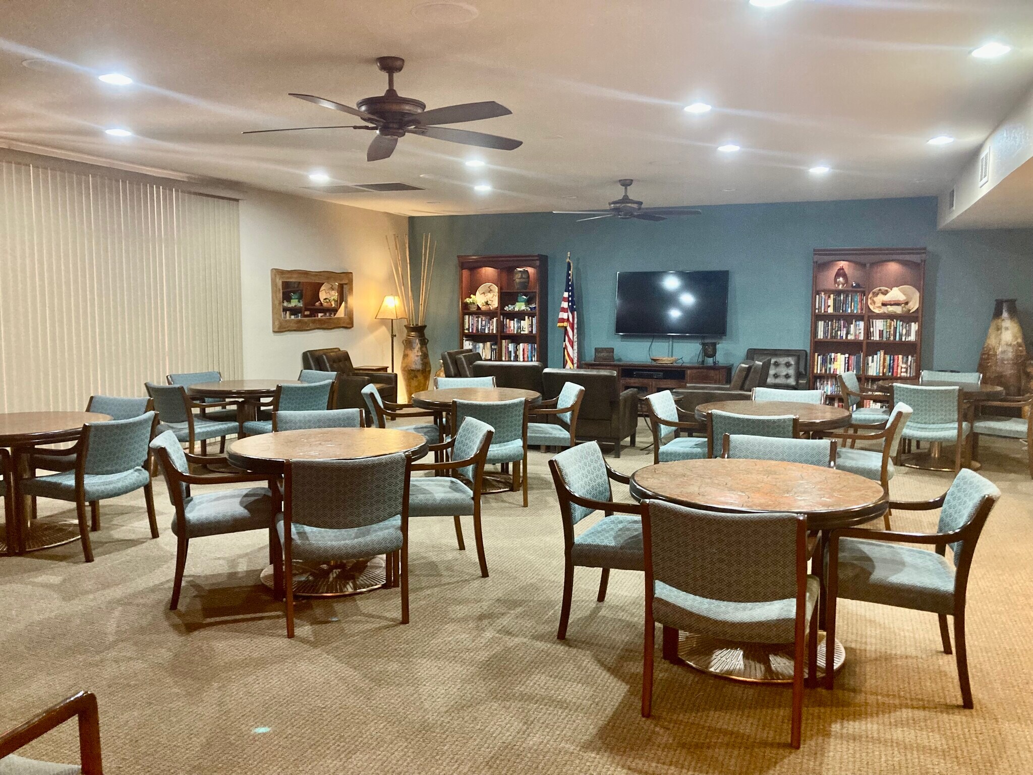 Building Photo - 12222 N Paradise Village Pky W