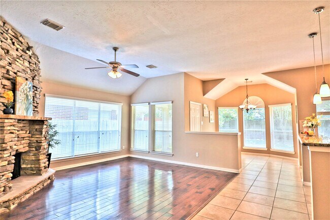 Building Photo - 4530 Springfield Lakes St