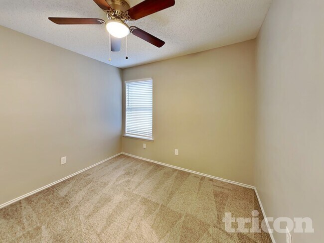 Building Photo - 1735 Duster Cir