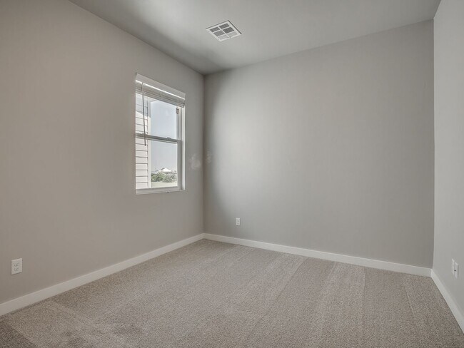 Building Photo - Beautiful New Construction Home in Edmond/...