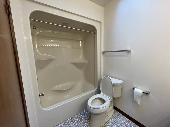 Building Photo - Nicely Renovated 2 Bedroom/2  Bath in Bon Air!