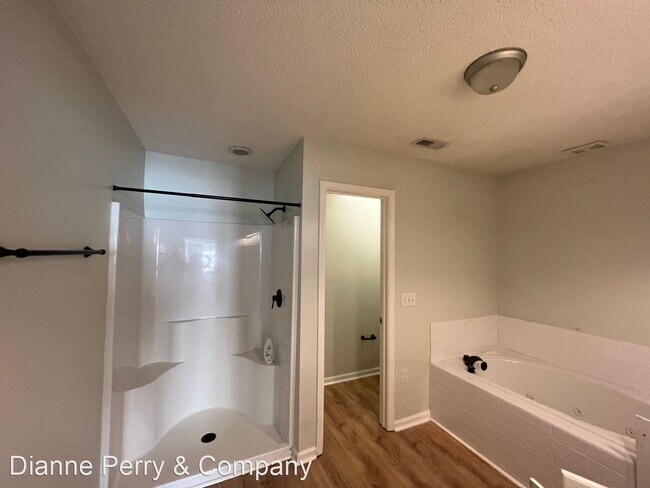 Building Photo - 2 br, 2 bath House - 4162 Breezewood Dr, U...