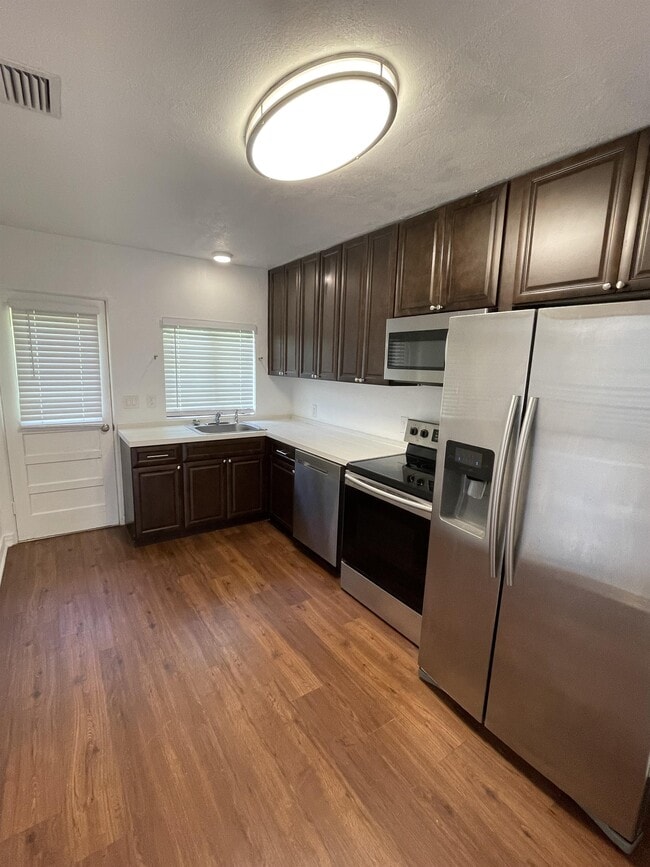 Building Photo - 1415 Asher Ln