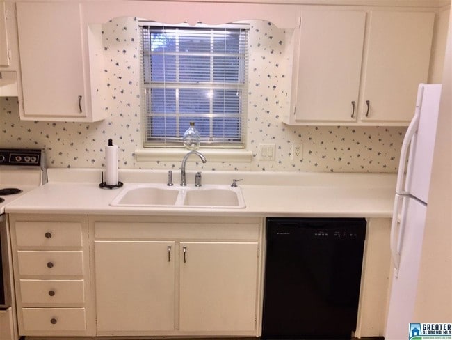 Building Photo - 2105 Montreat Pkwy