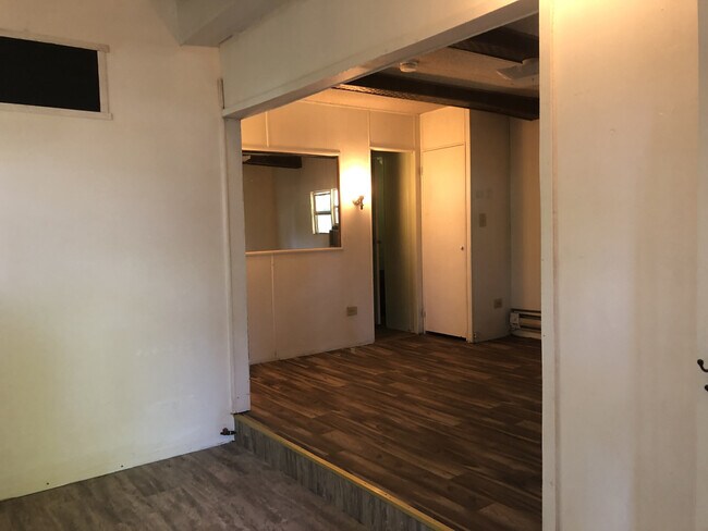 Building Photo - Old Number Six Hwy