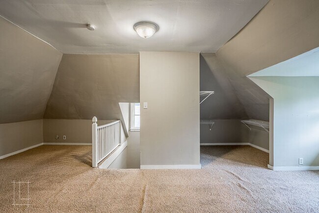 Building Photo - 2497 Summit St
