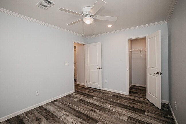 Building Photo - Inviting 3 bed, 2 bath Mount Pleasant rental