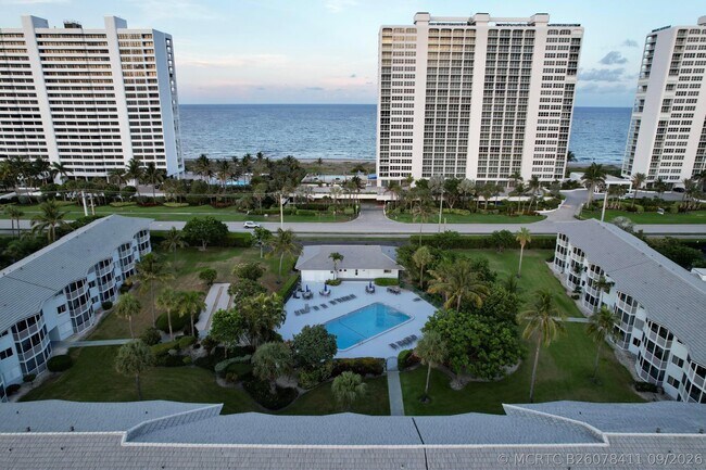 Building Photo - 2730 Banyan Rd