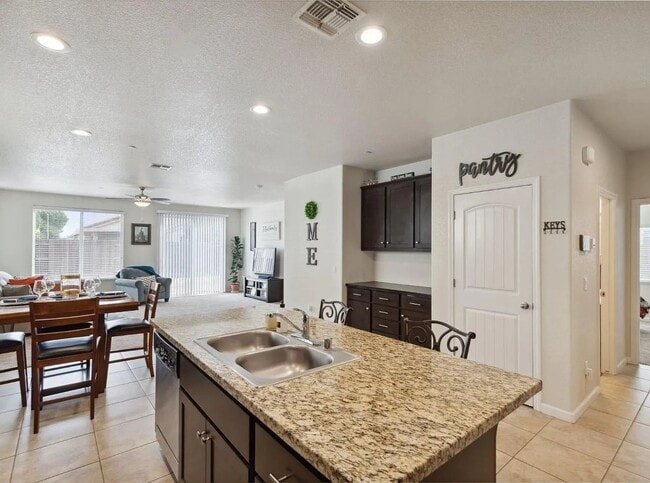 Building Photo - REDUCED!!! Lovely 3 Bedroom, 2 Bath Home For Rent