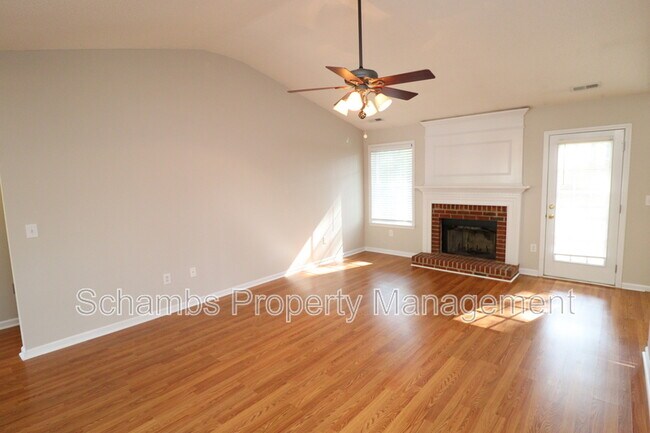 Building Photo - 305 Firefly Rd