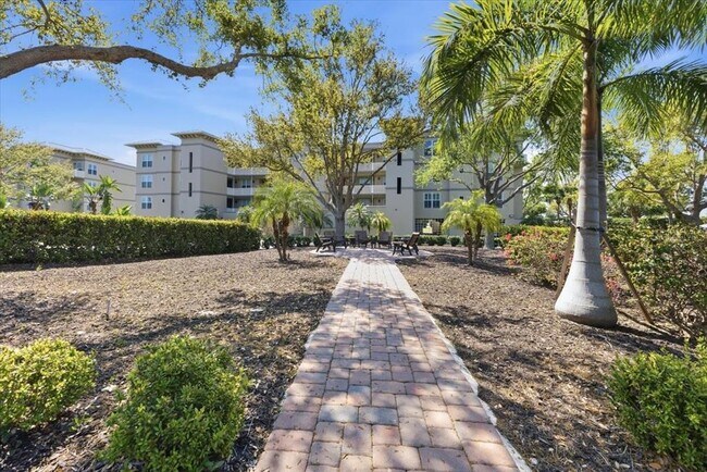 Building Photo - 10045 Links Ln