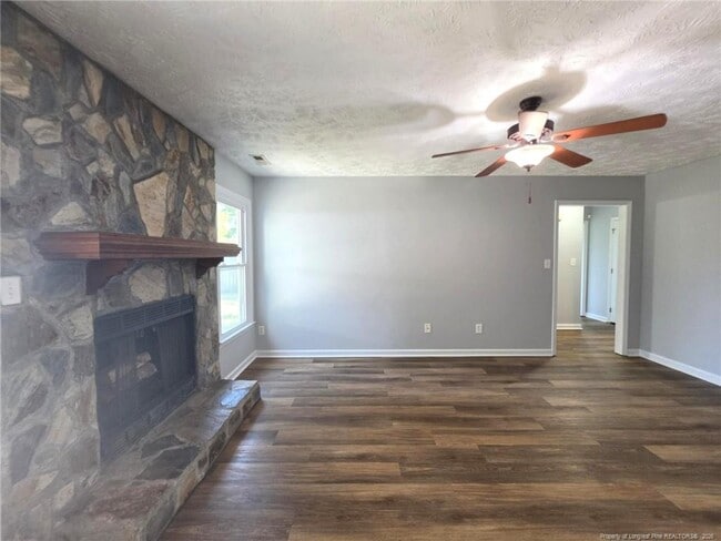 Building Photo - 5004 Paulsun Dr